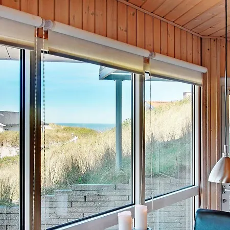 6 Person In Henne-by Traum