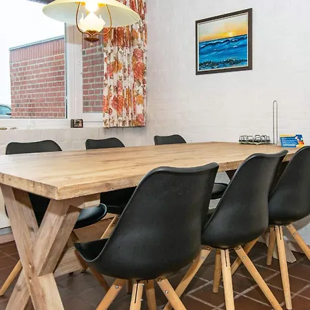 6 Person In Henne-by Traum *