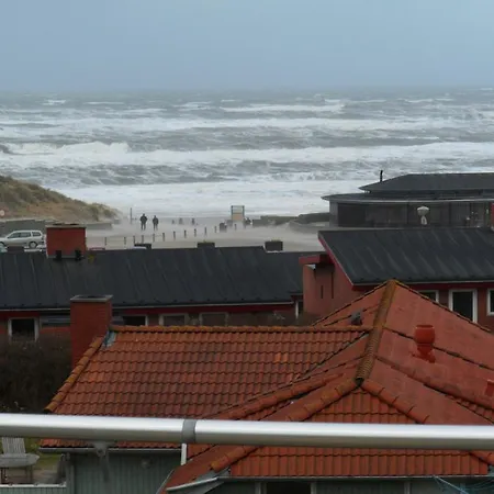 6 Person In Henne-by Traum *