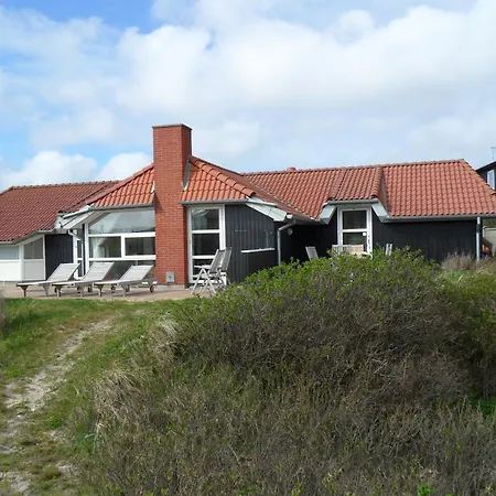 6 Person In Henne-by Traum *