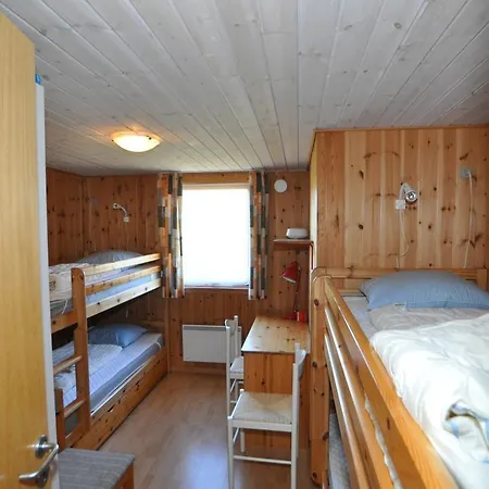 6 Person In Henne Nyaraló